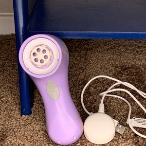 Purple Mia Clarisonic face washer